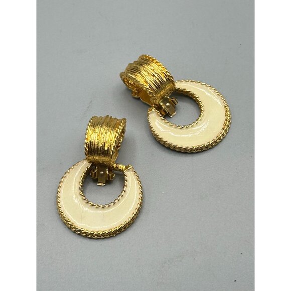 Kenneth Lane Signed Door Knockers Clip On Gold & Cream Enamel Removable Dangles - Picture 11 of 12